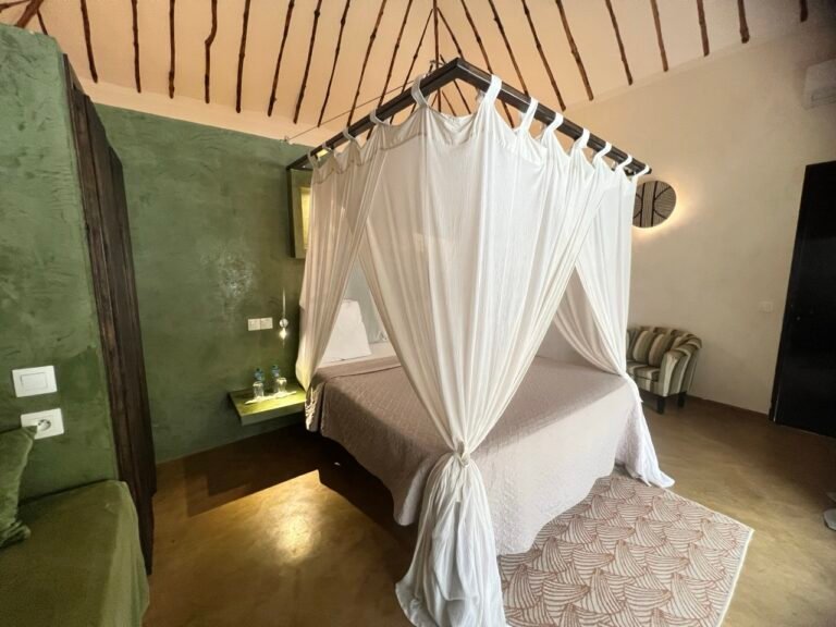 chambre 2 4(1) Large