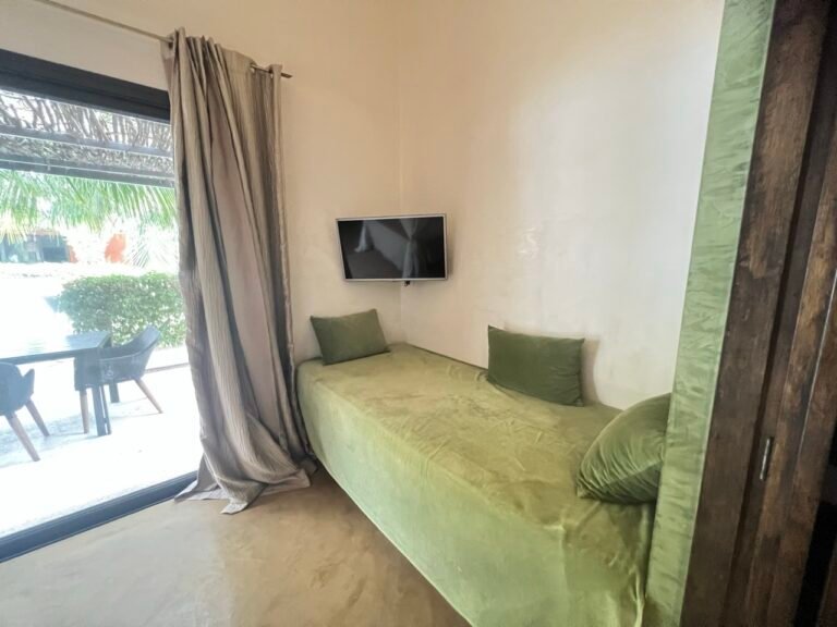 chambre 2 5(1) Large